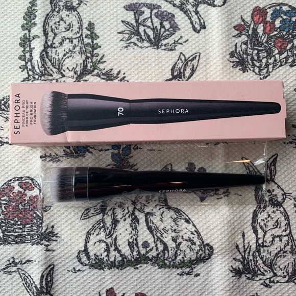 New Sephora Collection PRO Foundation Brush (No. 70) - Picture 5 of 9